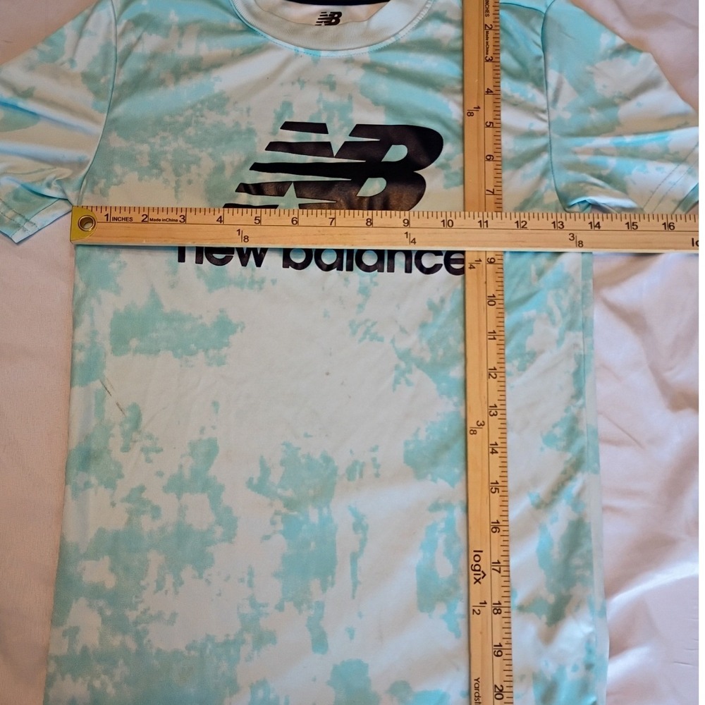 New Balance T-Shirt Kids Size 12 Teal Tie-Dye Excellent Short Sleeve Active Tee